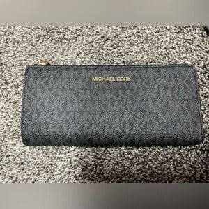 New Michael Kors black quarter zip wallet